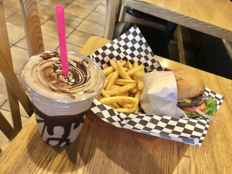 Ebbtide Eats: Shake N Go