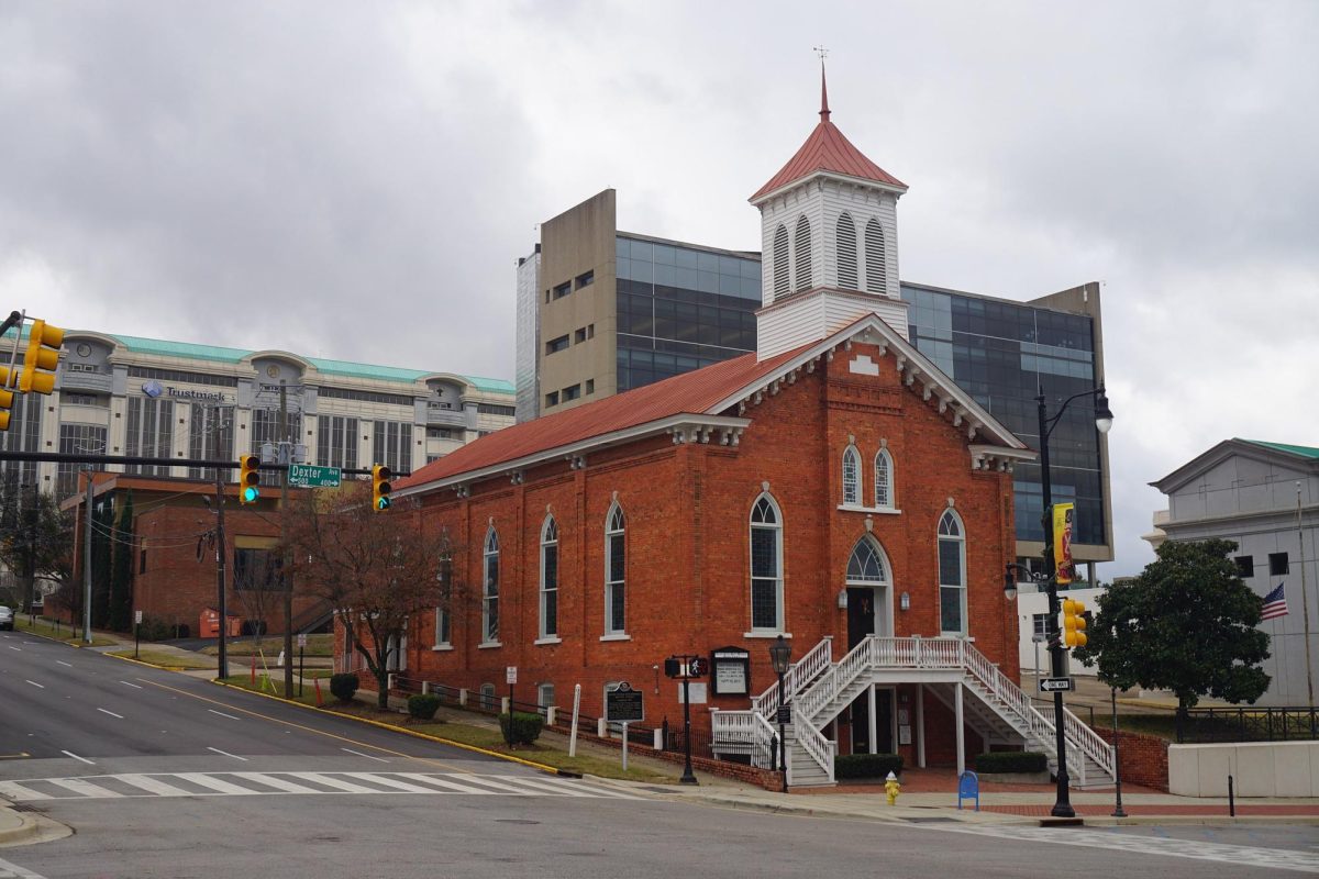 Dexter+Avenue+Baptist+Church%2C+where+Rev.+Martin+Luther+King+was+pastor%2C+in+Montgomery%2C+Alabama.+Photo+by+Michael+Barera%2C+CC+BY-SA+4.0