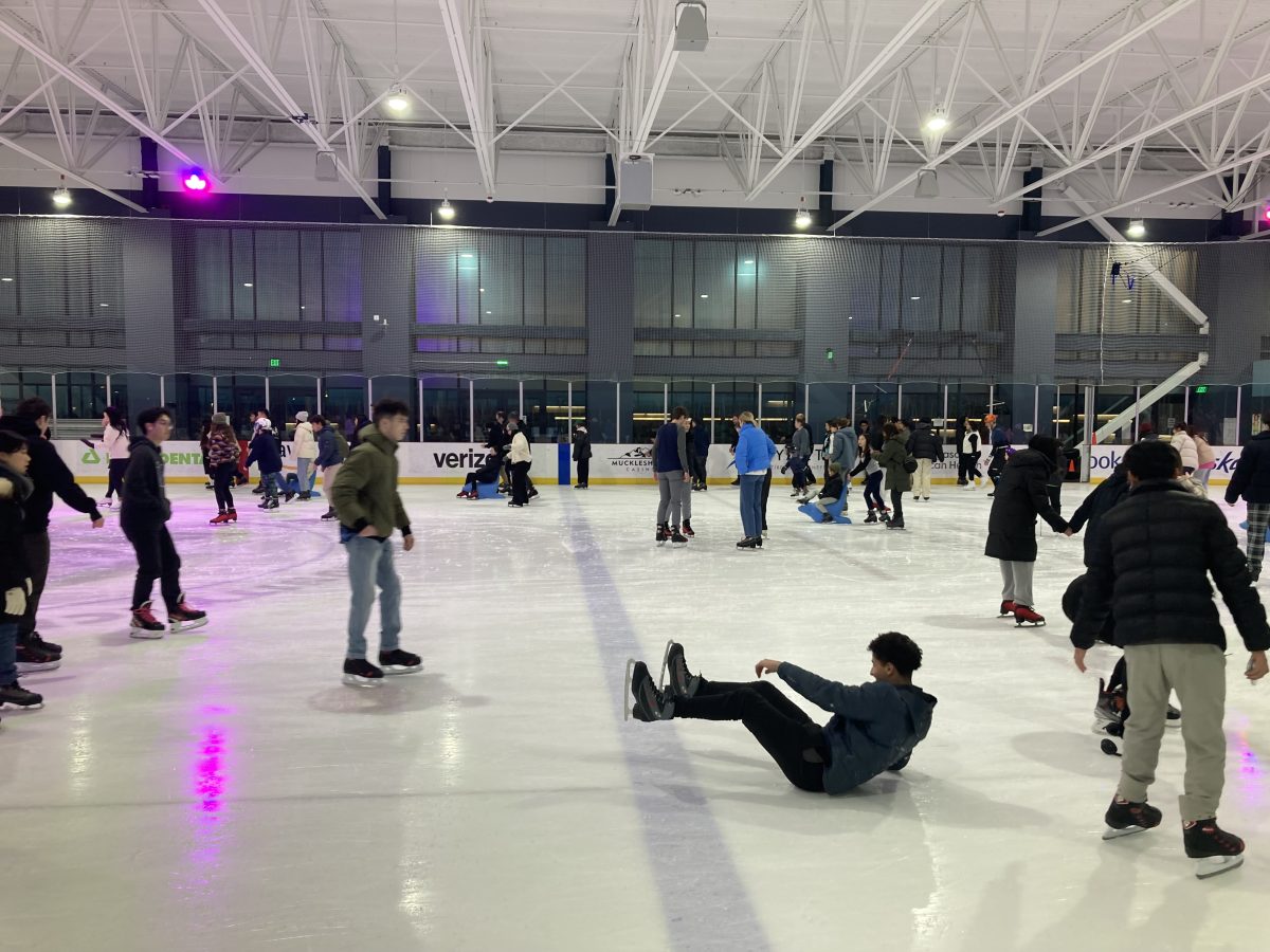 SCC+students+flocked+to+the+Kraken+Community+Iceplex+for+a+night+of+ice+skating+as+part+of+the+winter+quarter+welcoming+event.+All+skill+levels+were+on+display.