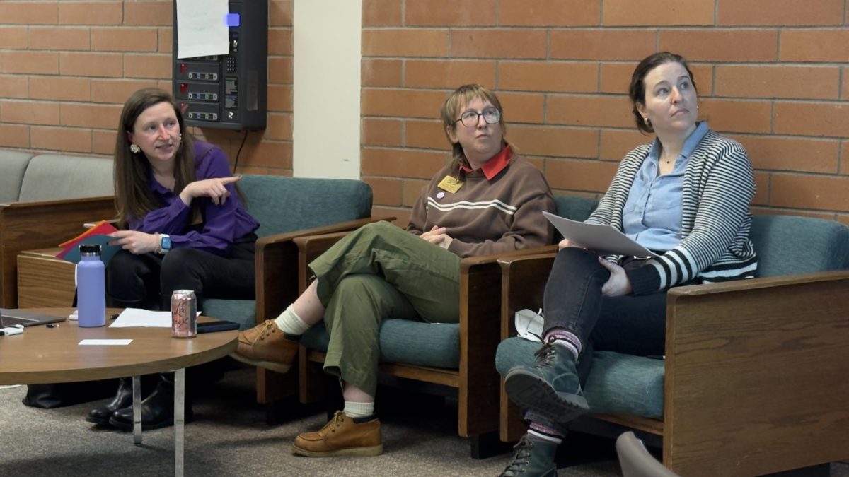 Presenters (from l to r) Professional and Technical Programs Librarian Carolyn Callaghan, Outreach and Inclusion Librarian Allison Fader, and Digital and
Electronic Collections Librarian Caitlin Maxwell. While not AI experts, librarians at Ray W. Howard library are information experts and had plenty to say on the matter.